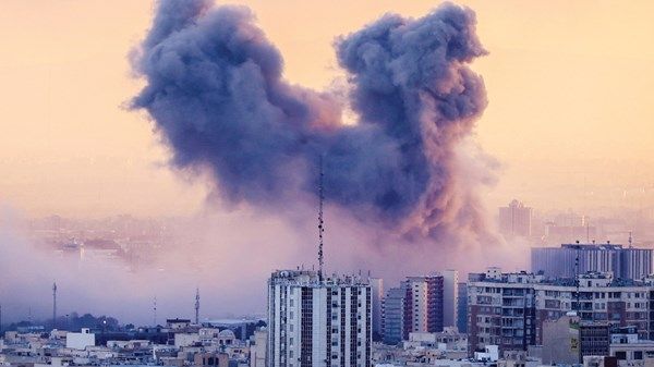 ترامب: تدمير الدفاع الجوي والقوة البحرية في إيران