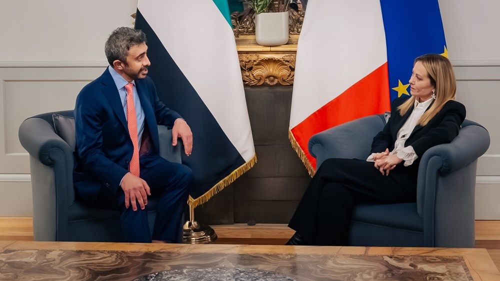 عبدالله بن زايد يلتقي رئيسة وزراء إيطاليا في روما