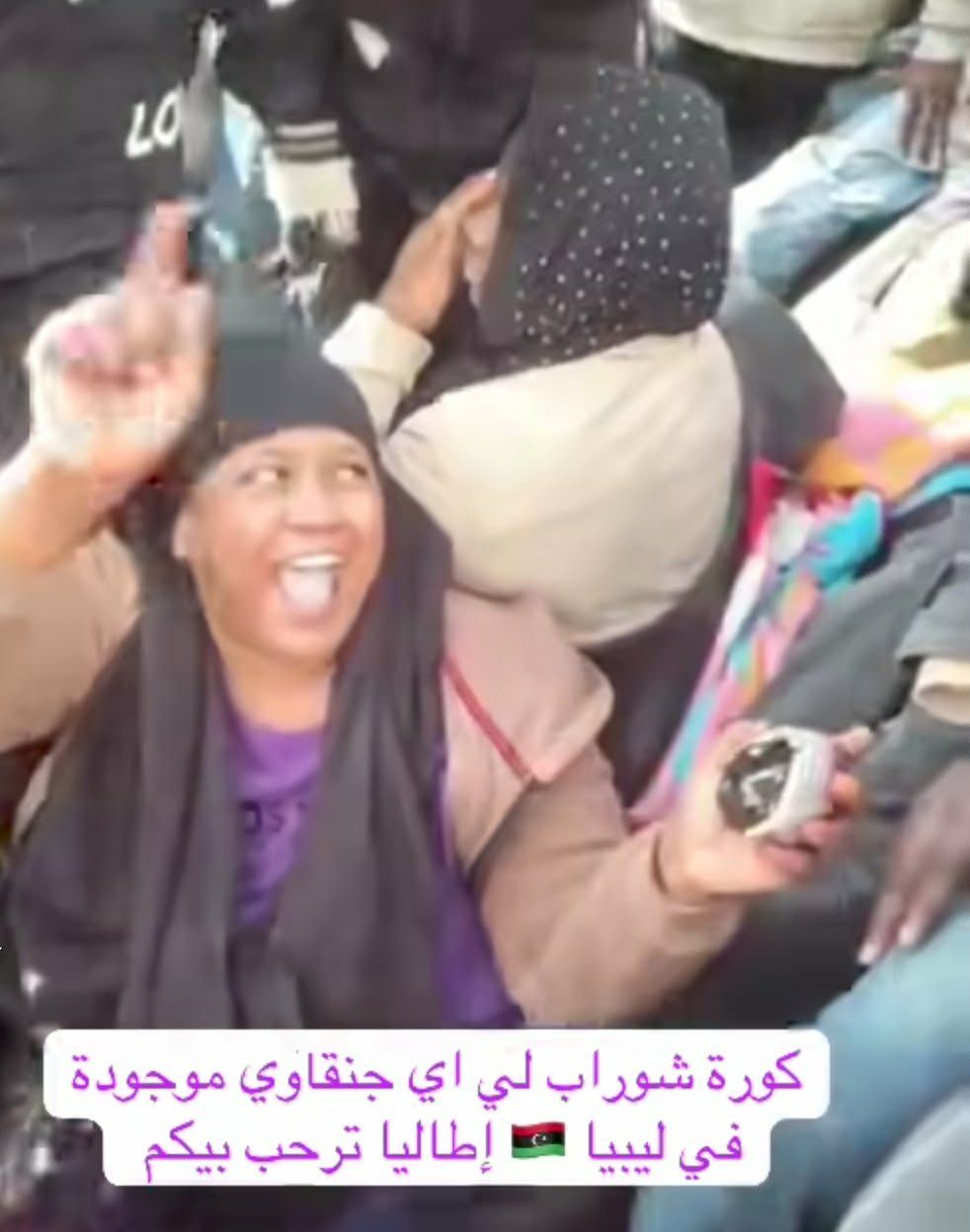 شاهد بالصورة والفيديو.. جنود بالجيش السوداني يصنعون “العصيدة” بنفس حماسهم في القتال