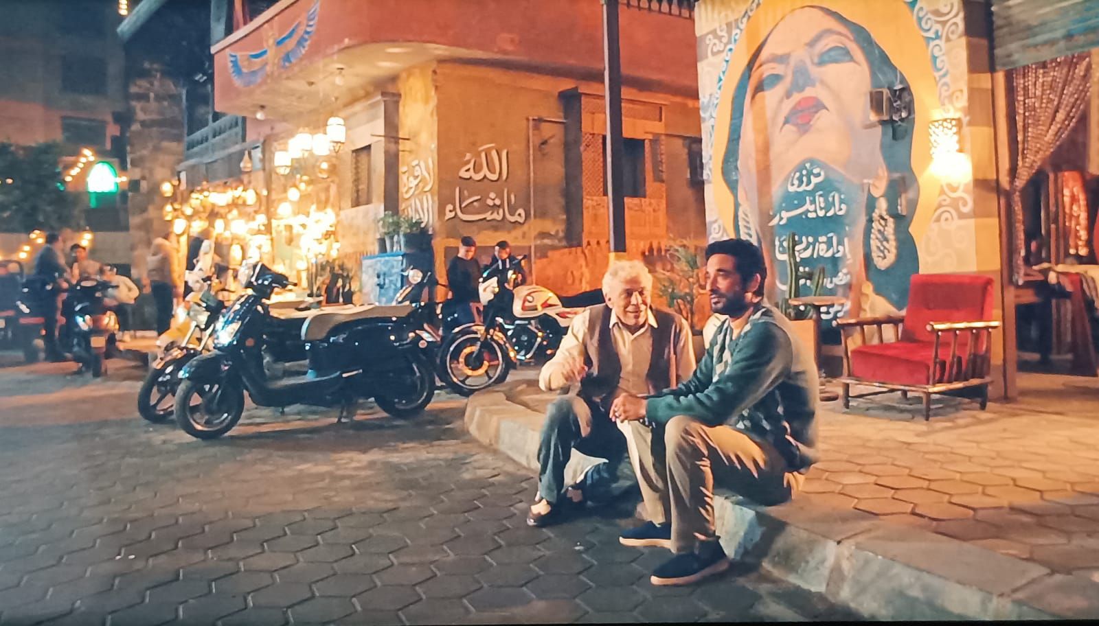 بالصور: عمرو سعد على إيقاع أم كلثوم… حضور استثنائي في “إفراج”