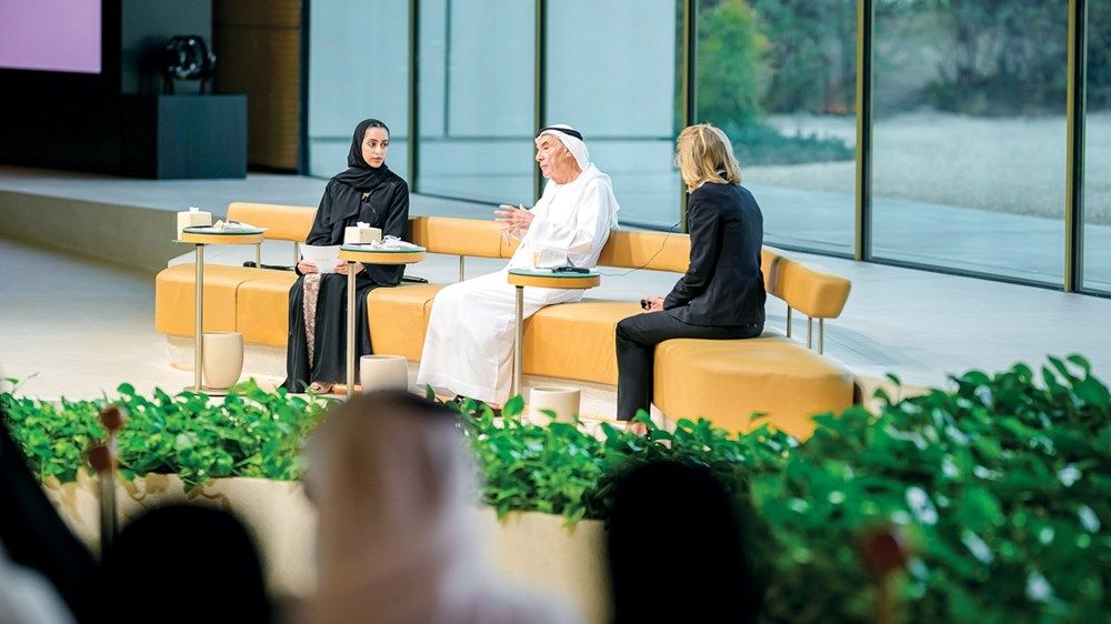 نهيان بن زايد يحضر جلسة بعنوان «دروس من فكر الوالد المؤسس في التعاون»