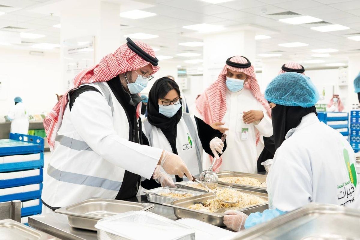 مجلس أمناء مؤسسة "أحياها الإنسانية" يزور "خيرات" ويشيد بجهودها في حفظ النعمة وتقليل الهدر الغذائي