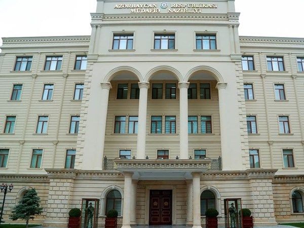 هجوم بطائرات مسيرة إيرانية على منشآت مدنية في أذربيجان يخلف جريحين