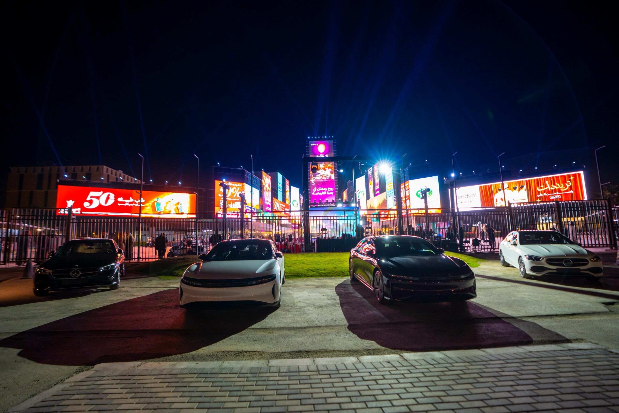 تسليم ١٥٥ سيارة للفائزين في مبادرة “موسم الرياض”