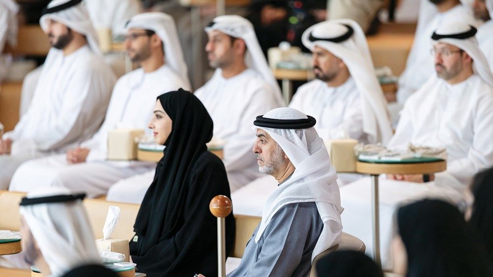 نهيان بن زايد يحضر جلسة بعنوان «دروس من فكر الوالد المؤسس في التعاون»