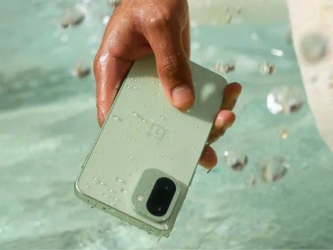 تكنولوجيا: هاتف وان بلس 15T يظهر في تسريبات رسمية تؤكد مقاومته للماء وتلمح لتصميمه النهائي