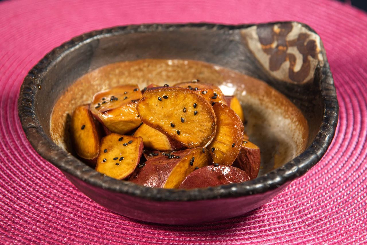 اليابان | البطاطا الحلوة في اليابان… نكهة شتوية تذيب البرد وتداعب الحواس