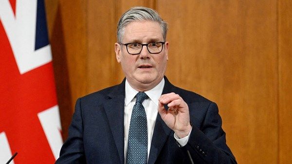 بريطانيا لا تستبعد الانضمام للهجوم على إيران