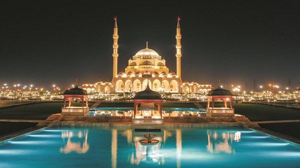 «قراء الشارقة» يحيون ليالي الشهر الفضيل