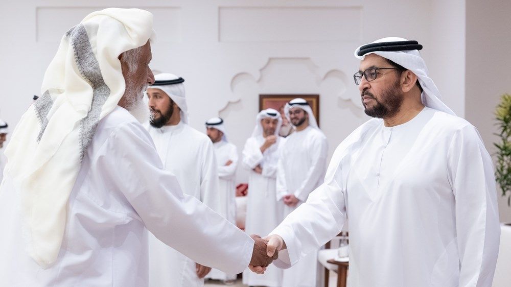 حمدان بن زايد يستقبل المهنئين بمناسبة شهر رمضان المبارك