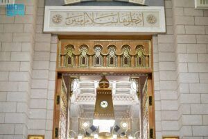أبواب المسجد النبوي تحف معمارية تجمع بين أصالة التاريخ وروعة التصميم