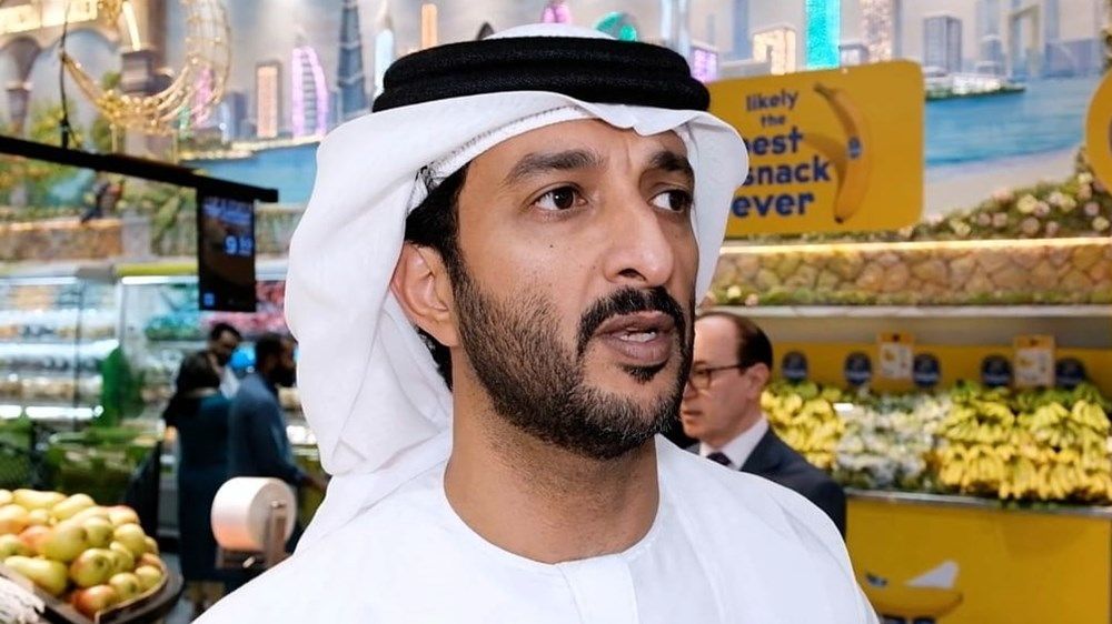 وزير الاقتصاد والسياحة يؤكد وفرة السلع وتراجع الأسعار