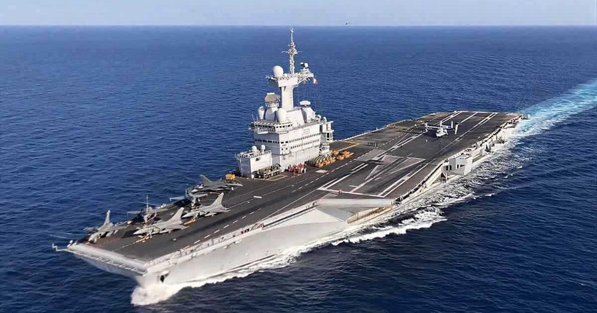 وصول حاملة الطائرات الفرنسية شارل ديغول إلى البحر المتوسط