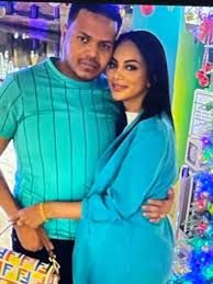 شاهد بالفيديو.. الحسناء أمول المنير تحكي تفاصيل زواجها من الحرس الشخصي لقائد الدعم السريع