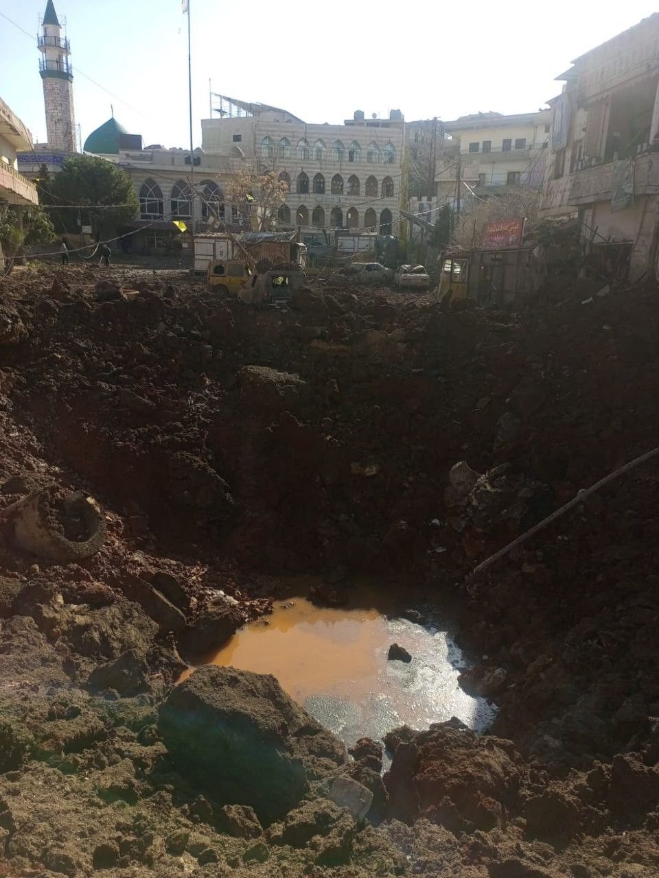 بالفيديو والصور: أحزمة نارية واشتباكات.. تفاصيل محاولة إنزال جوي إسرائيلي شرق لبنان