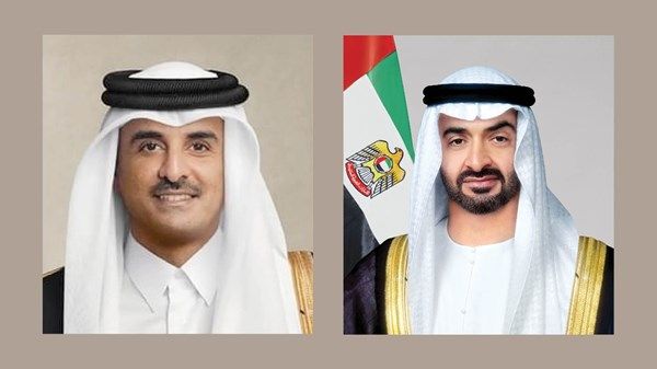 رئيس الدولة يبحث خلال اتصال هاتفي أجراه مع أمير قطر التطورات الإقليمية