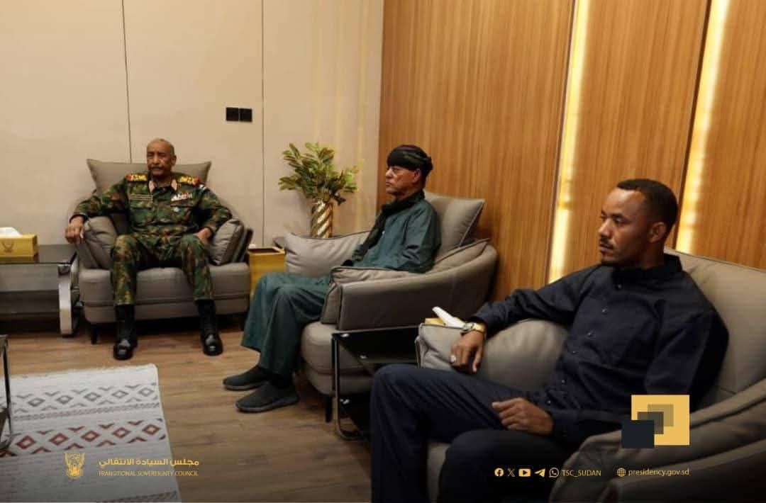 رئيس مجلس السيادة الانتقالي يلتقي رئيس مجلس الصحوة الثوري