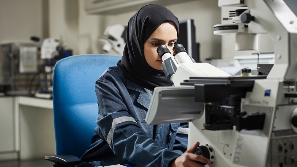 في «يوم المرأة العالمي».. الإمارات نموذج رائد في التوازن بين الجنسين