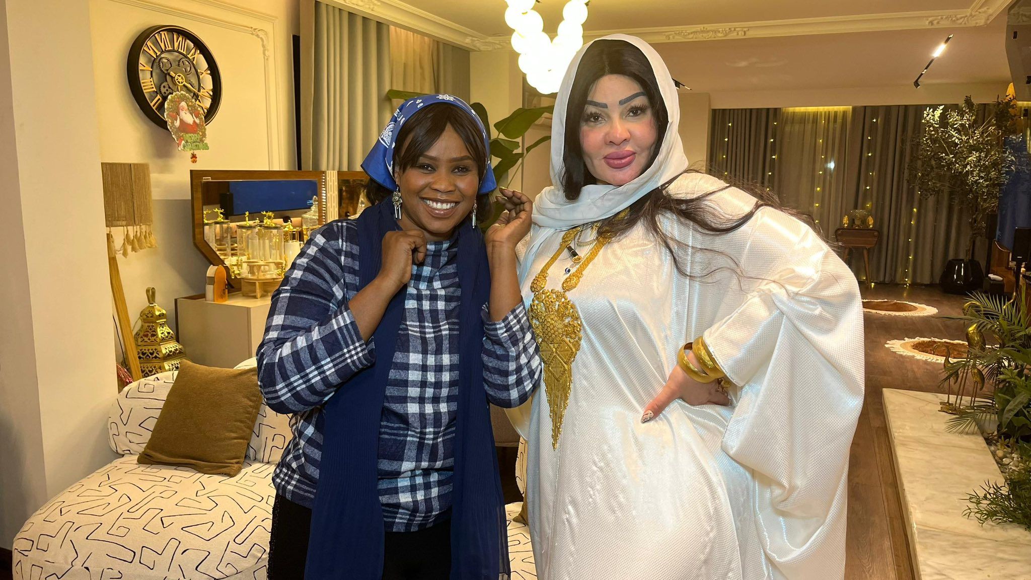 شاهد بالصور.. سيدة الأعمال السودانية هبة كايرو تقتحم عالم التمثيل مع شقيقتها و “خابر عزو”