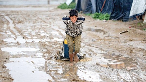 المتحدث باسم «الأونروا» لـ «الاتحاد»: الأطفال يدفعون الثمن الأكبر للأزمة الإنسانية في غزة