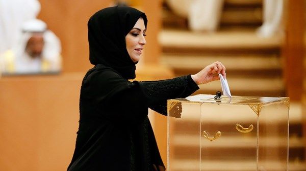 في «يوم المرأة العالمي».. الإمارات نموذج رائد في التوازن بين الجنسين