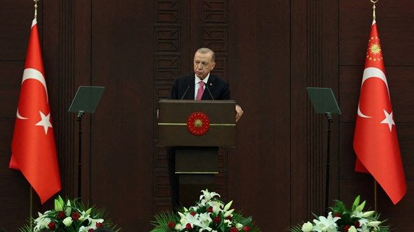 أردوغان: وجهنا تحذيرات إلى إيران بعد سقوط صاروخ في تركيا