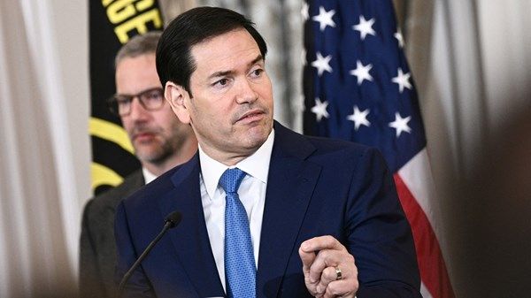 روبيو: إيران تحاول "أخذ العالم رهينة"