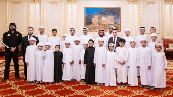 حمد الشرقي يستقبل جموع المهنئين بشهر رمضان بحضور ولي عهد الفجيرة