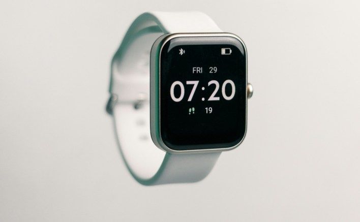 تكنولوجيا: مادة مبتكرة قد تتيح تشغيل الساعات الذكية بحرارة الجسم بدل الشحن