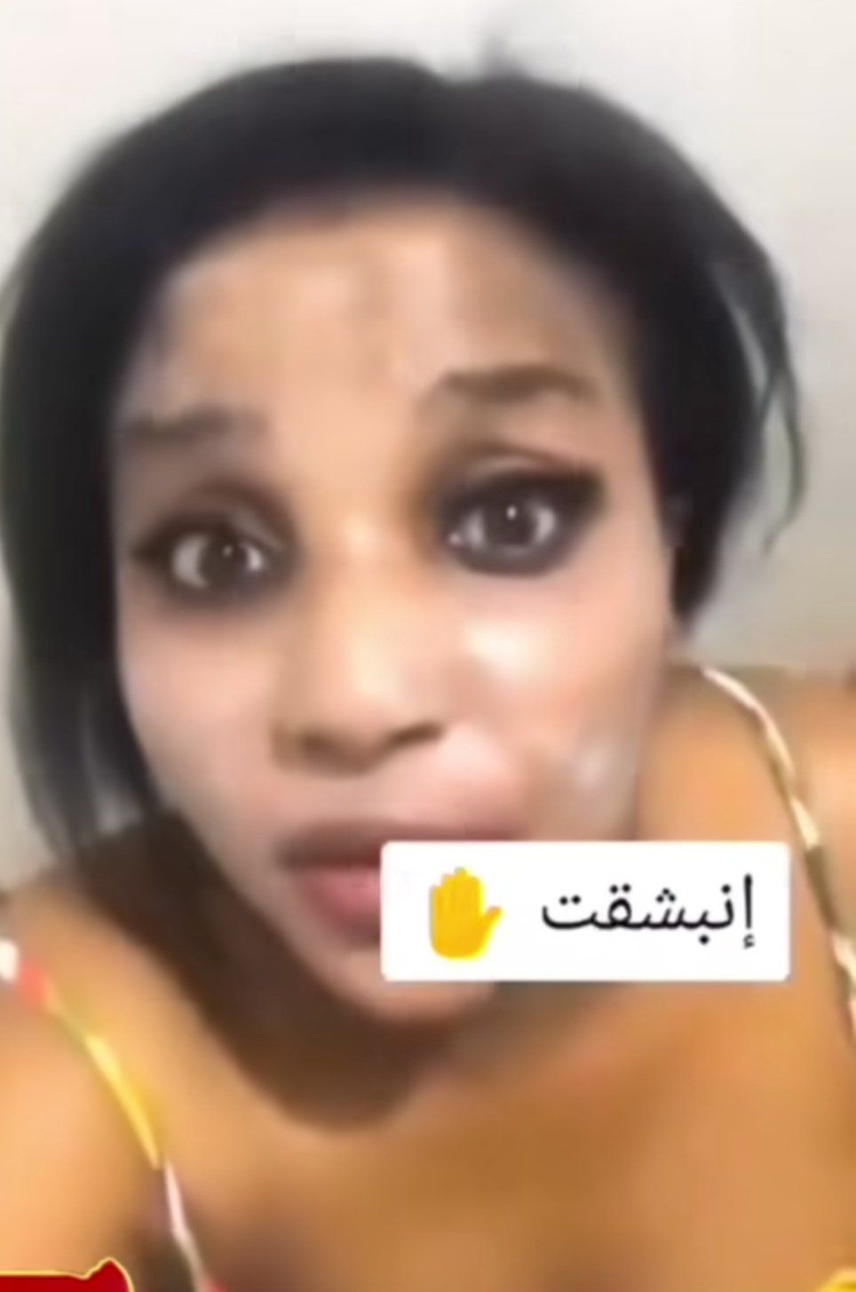 شاهد بالفيديو.. سودانية تنشر مقطع لها داخل “الحمام” وتتغزل في جسمها بملابس الاستحمام وتثير موجة من الغضب على مواقع التواصل