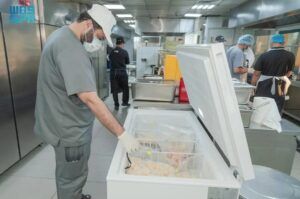 استنفار خدمي في مكة المكرمة لخدمة المعتمرين خلال العشر الأواخر من رمضان