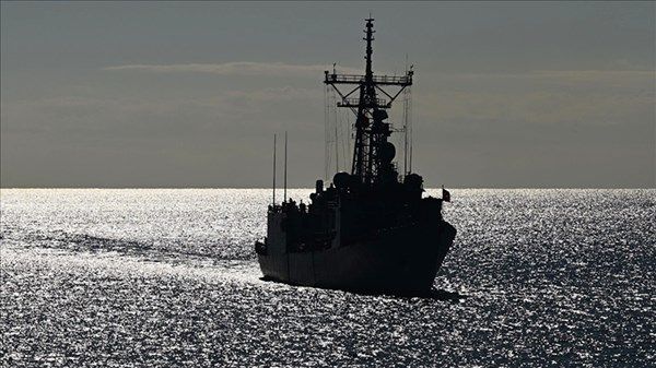 هولندا ترسل فرقاطة إلى البحر المتوسط في مهمة حماية