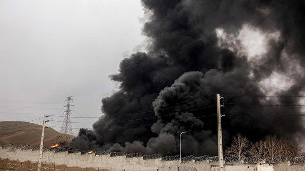 انفجارات عنيفة تهز طهران ومدنا إيرانية