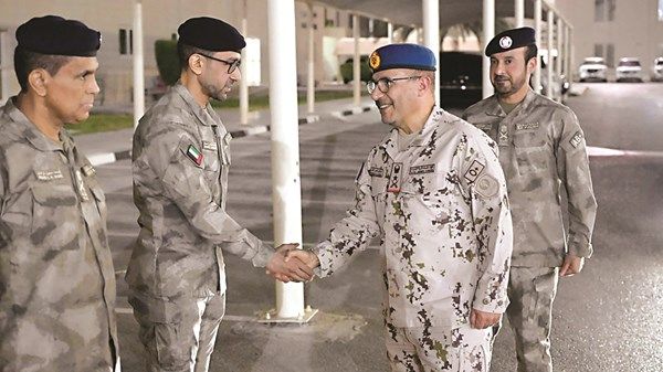 وكيل وزارة الدفاع يزور قوة الشرطة ويطلع على مستوى الجاهزية