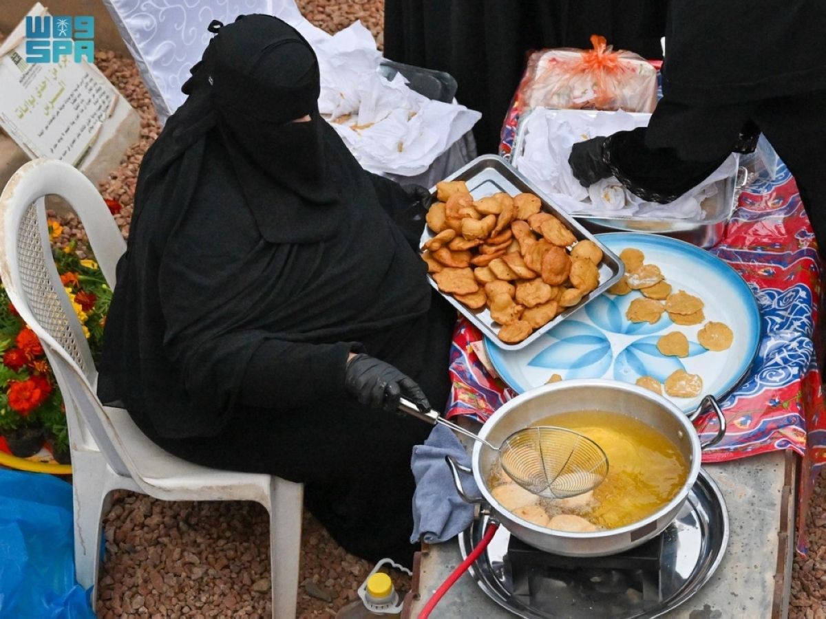 «فطور الأولين» بقلعة جدعية 
في الرس يستحضر المائدة الرمضانية القديمة