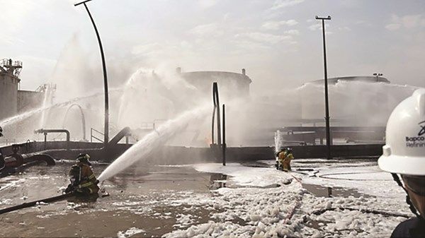 دول المنطقة تواصل التصدي للاعتداءات الإيرانية السافرة