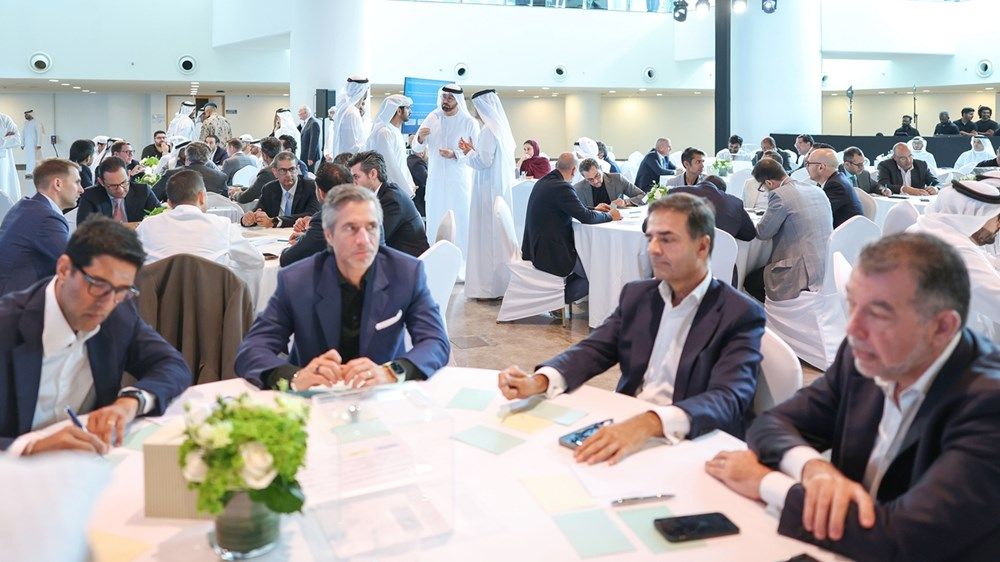 حمدان بن محمد يلتقي قادة الأعمال في دبي لبحث تسريع الزخم الاقتصادي وتعزيز المرونة