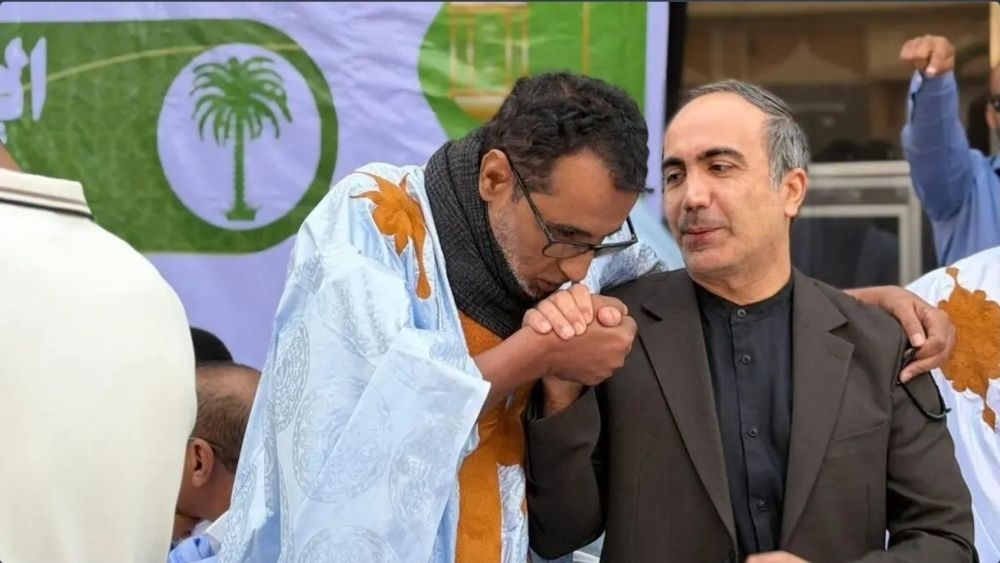 تقبيل يد السفير الإيراني يشعل جدلا سياسيا في موريتانيا