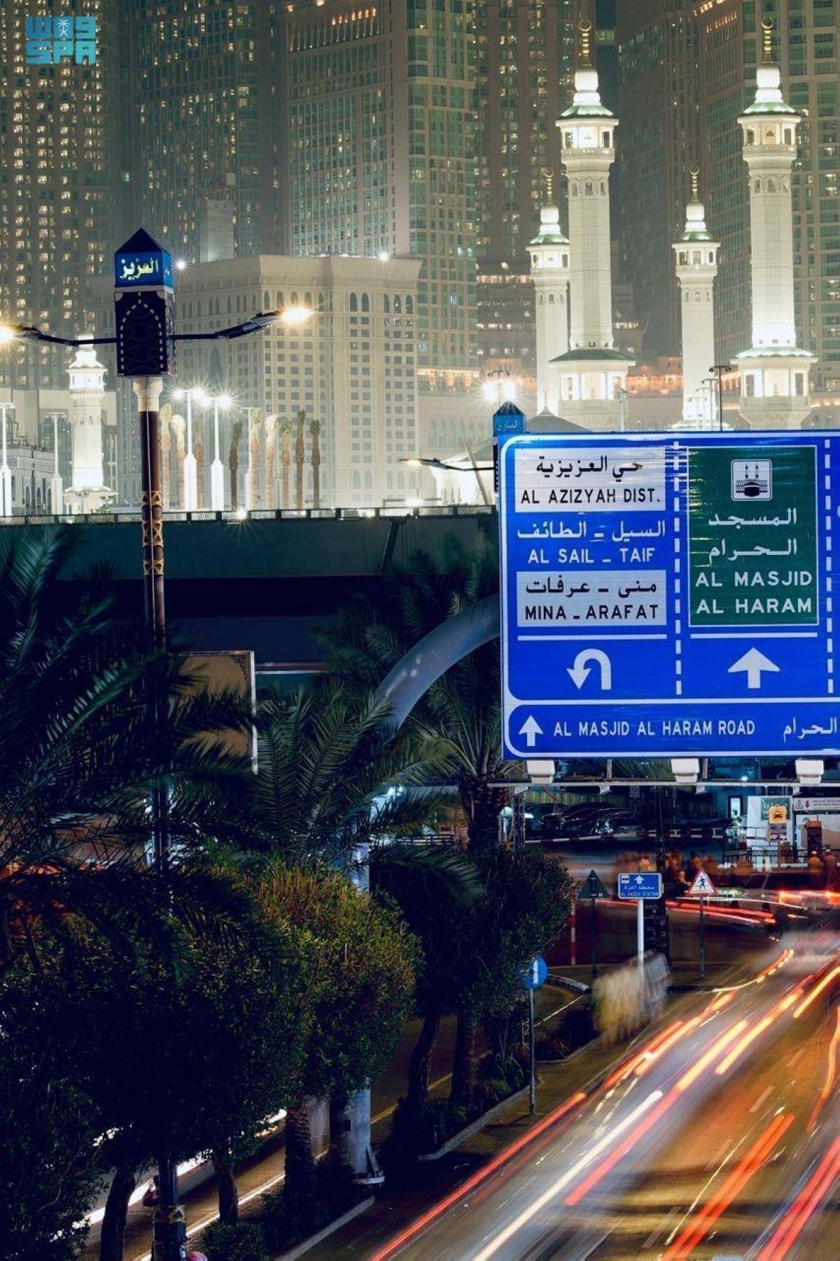 أحياء مكة المكرمة.. 
مشاهد اجتماعية تجسد روح الإيثار في الشهر الفضيل