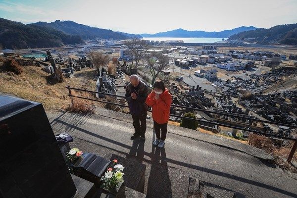 اليابان تحيي ذكرى مرور 15 عاماً على الزلزال المدمر