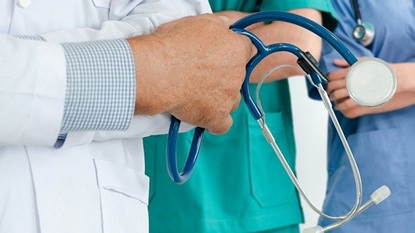 الأطباء الإماراتيون.. جهود كبيرة في حماية صحة المجتمع