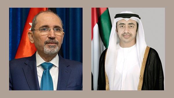 عبدالله بن زايد يتلقى خلال اتصال هاتفي تعازي نائب رئيس الوزراء وزير الخارجية الأردني في استشهاد اثنين من منتسبي القوات المسلحة