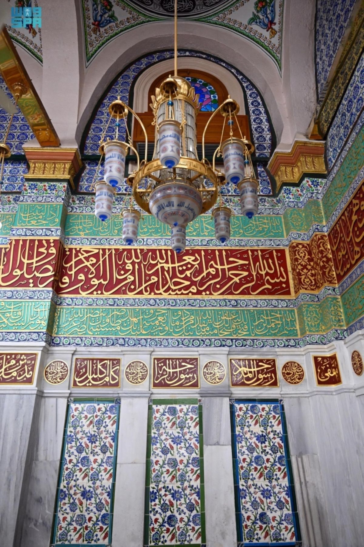 الخطوط والنقوش في المسجد النبوي.. جماليات الحضارة الإسلامية في رحاب دار الهجرة