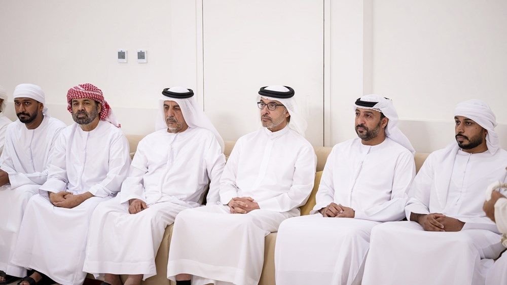 هزاع بن زايد يقدِّم واجب العزاء في شهيد الوطن والواجب سعيد راشد البلوشي