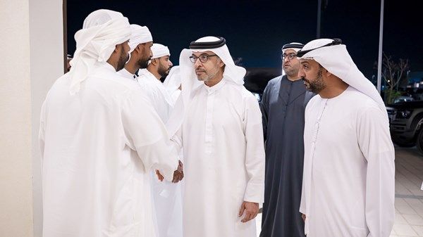 هزاع بن زايد يقدِّم واجب العزاء في شهيد الوطن والواجب سعيد راشد البلوشي