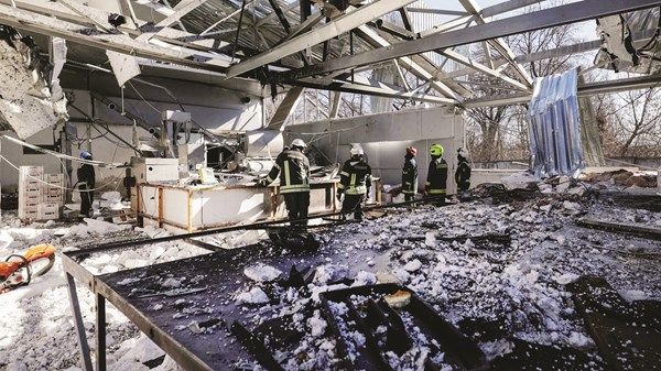 قتلى ومصابون بهجومين منفصلين في أوكرانيا وروسيا