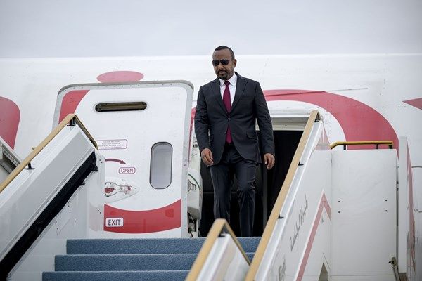 رئيس وزراء إثيوبيا يصل إلى الإمارات في زيارة عمل