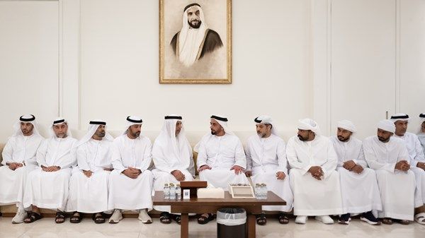 سيف بن زايد يقدِّم واجب العزاء في شهيد الوطن والواجب النقيب سعيد البلوشي