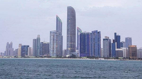 أمطار متفرقة وانخفاض تدريجي في الحرارة