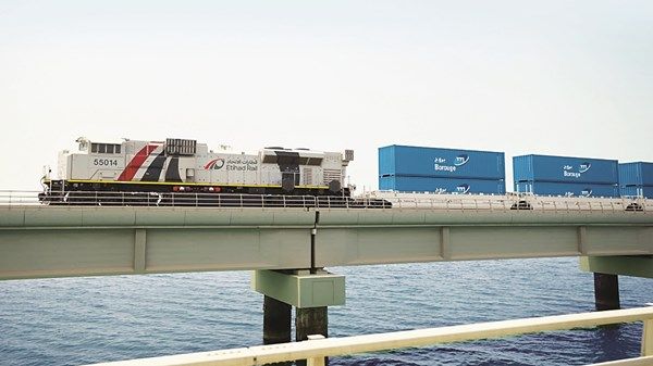 «قطارات الاتحاد» تواصل عملياتها لشحن البضائع بصورة منتظمة